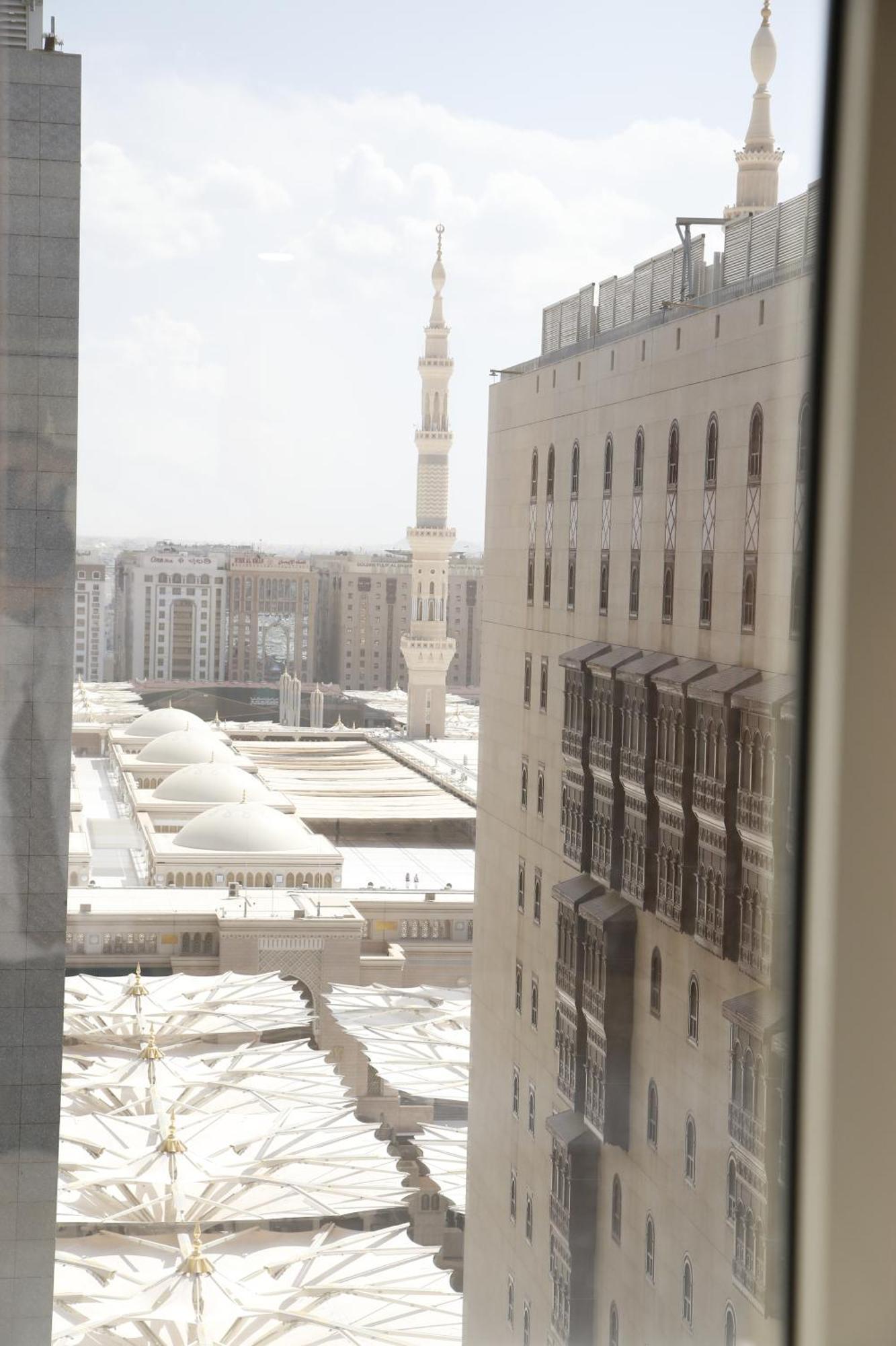الروضة رويال ان 5*