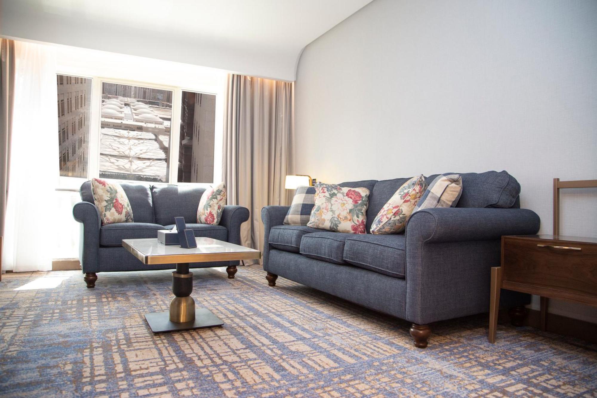 Hotel Al Rawda Royal 5*